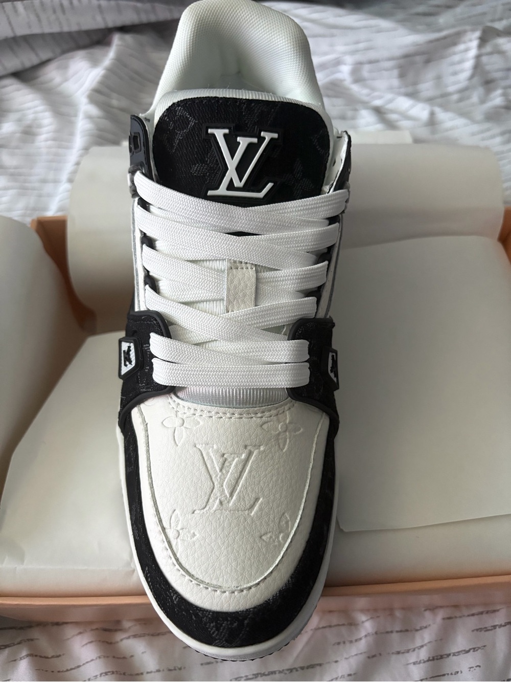 Louis Vuitton Black and White Low-Top Sneaker - Picture 2 of 10
